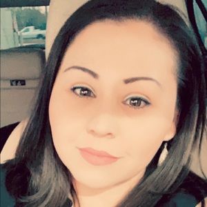 Meet your Posher, Isabel